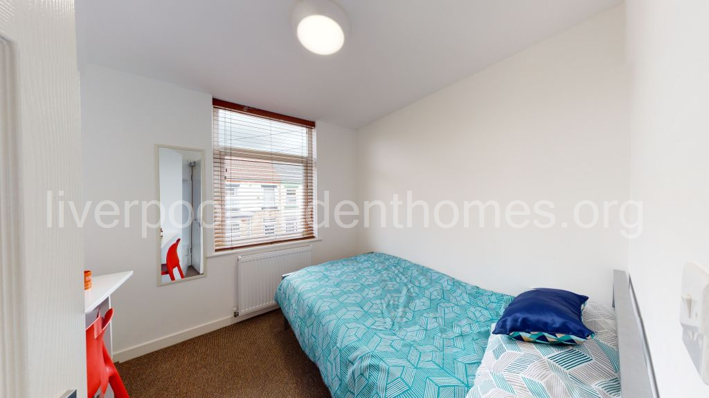 Room Shaw Street in Liverpool