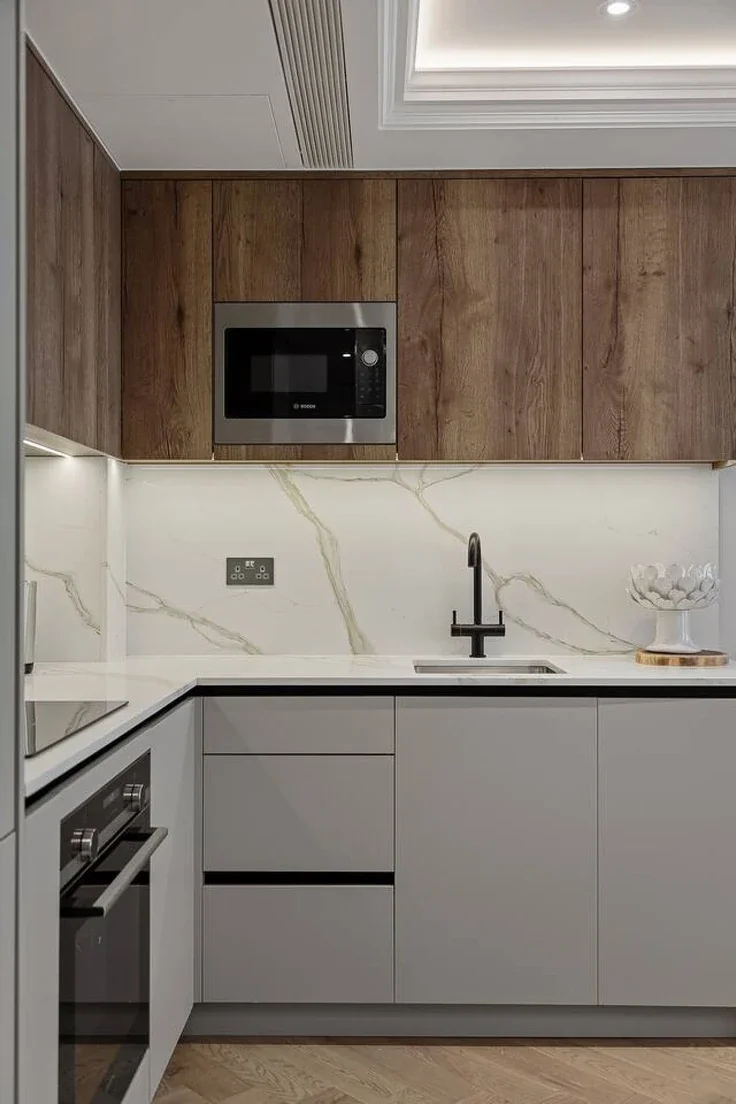 Flat Kensington High Street in Greater London