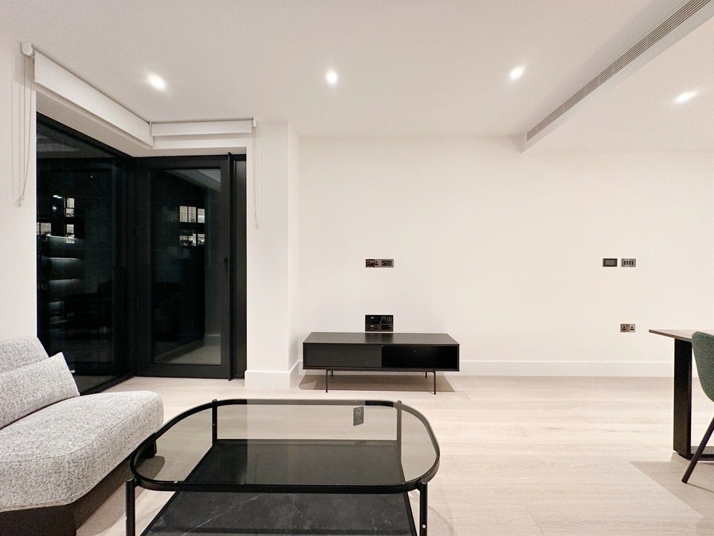 Flat Wood Lane in Greater London