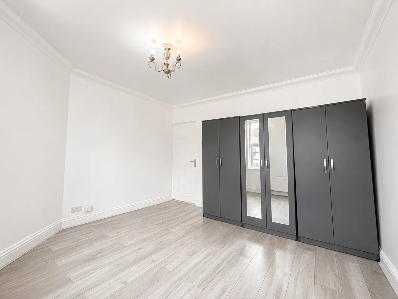 Flat Desborough Avenue in High Wycombe