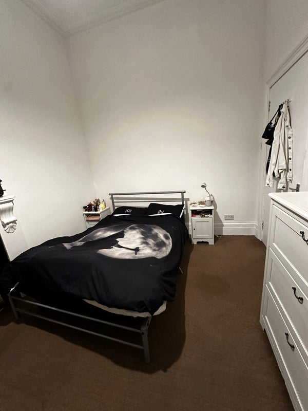 Flat Perham Road in Greater London