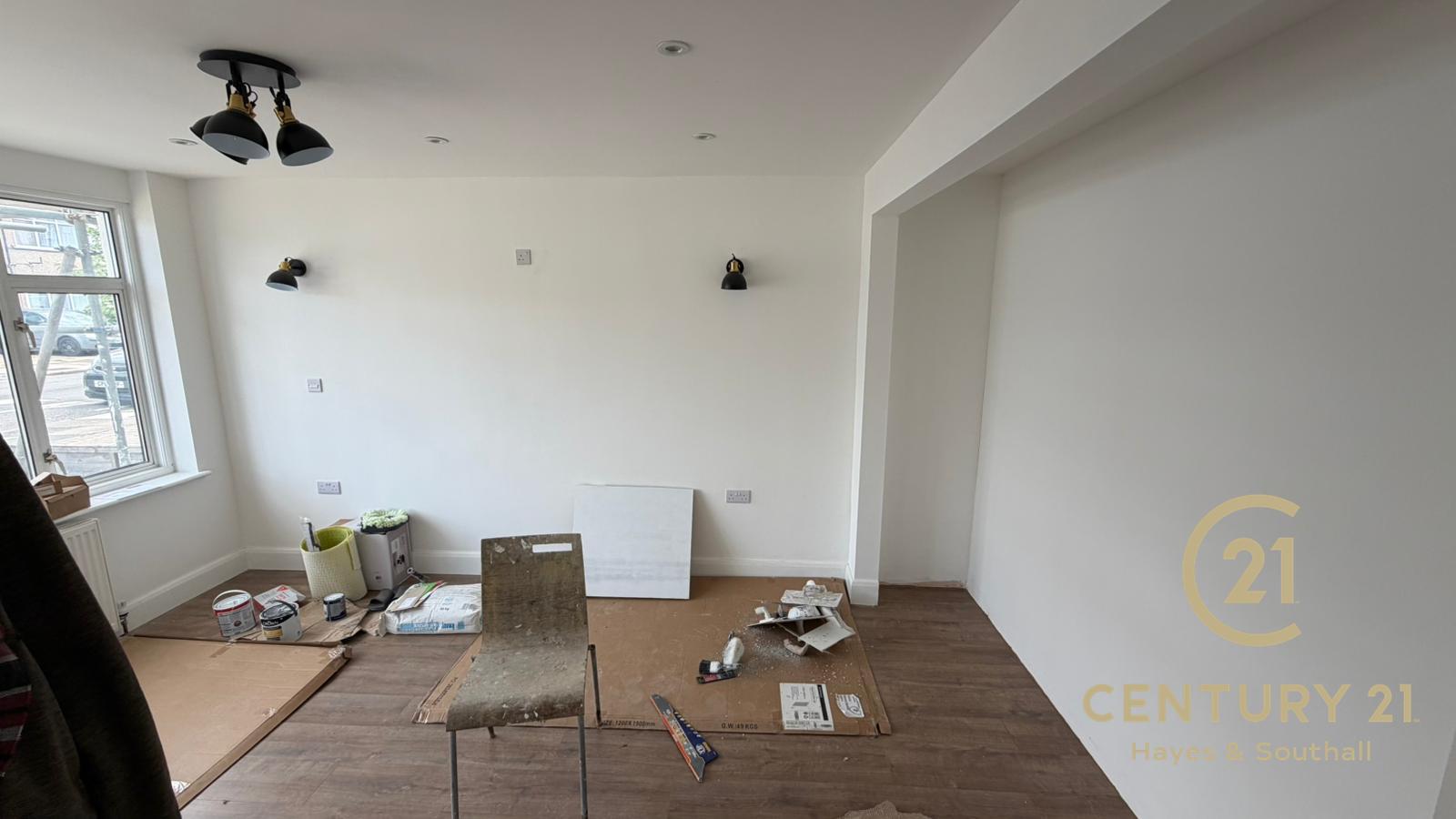 Flat Sandringham Road in Greater London