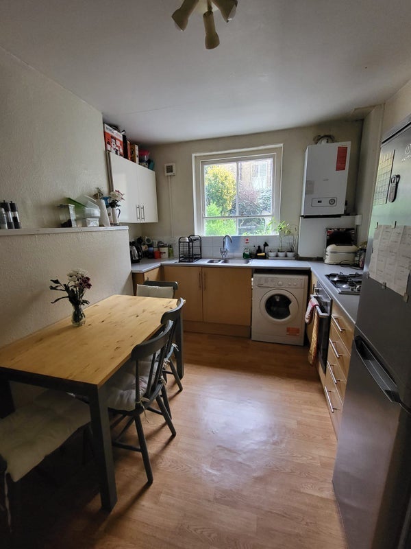 Room Turneville Road in Greater London