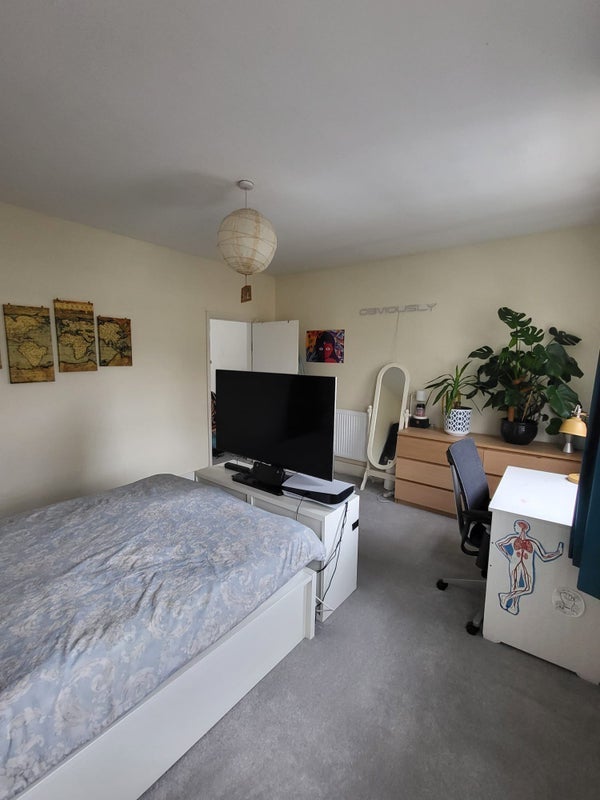 Room Turneville Road in Greater London