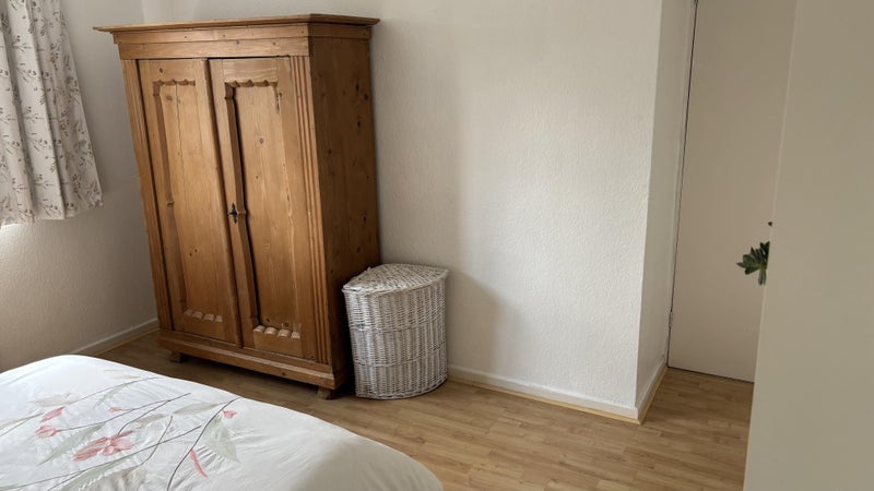 Room Hogarth Road in Crawley