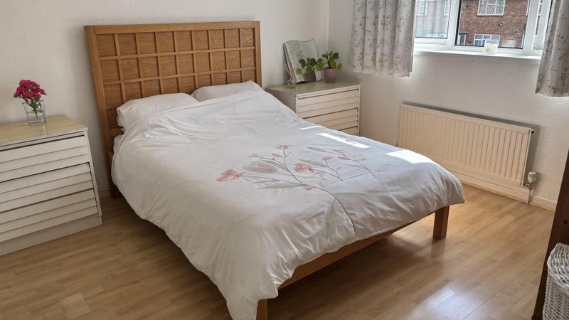 Room Hogarth Road in Crawley