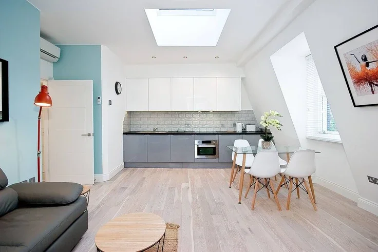 Flat Hanover Place in City of Westminster