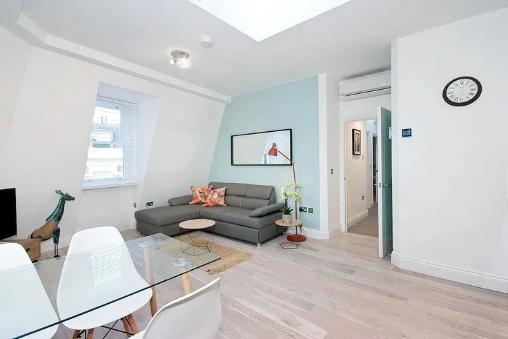 Flat Hanover Place in City of Westminster