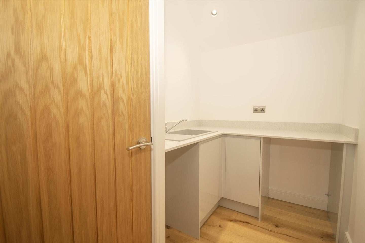 Flat Harper Lane in Leeds