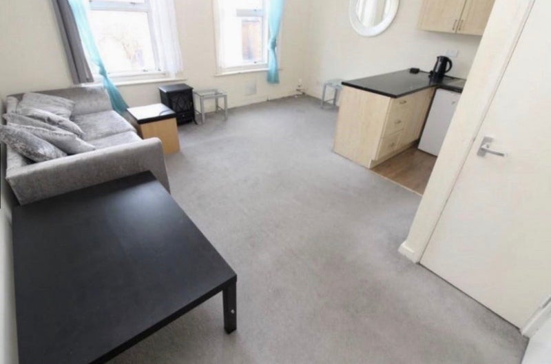 Flat Hermon Hill in Greater London