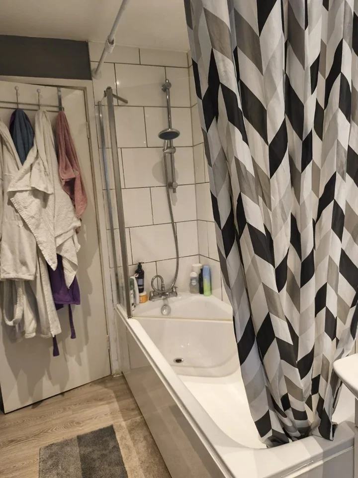 Room Bledlow Close in Greater London