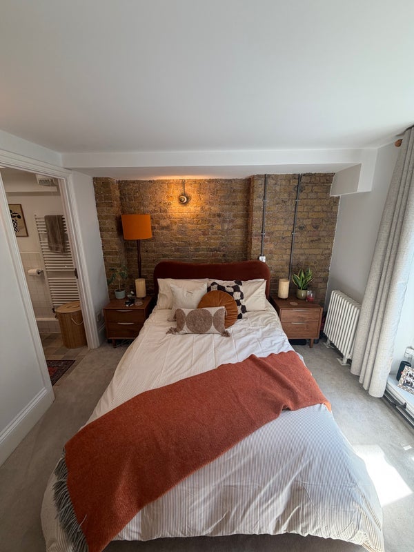 Room Rotherhithe Street in Greater London