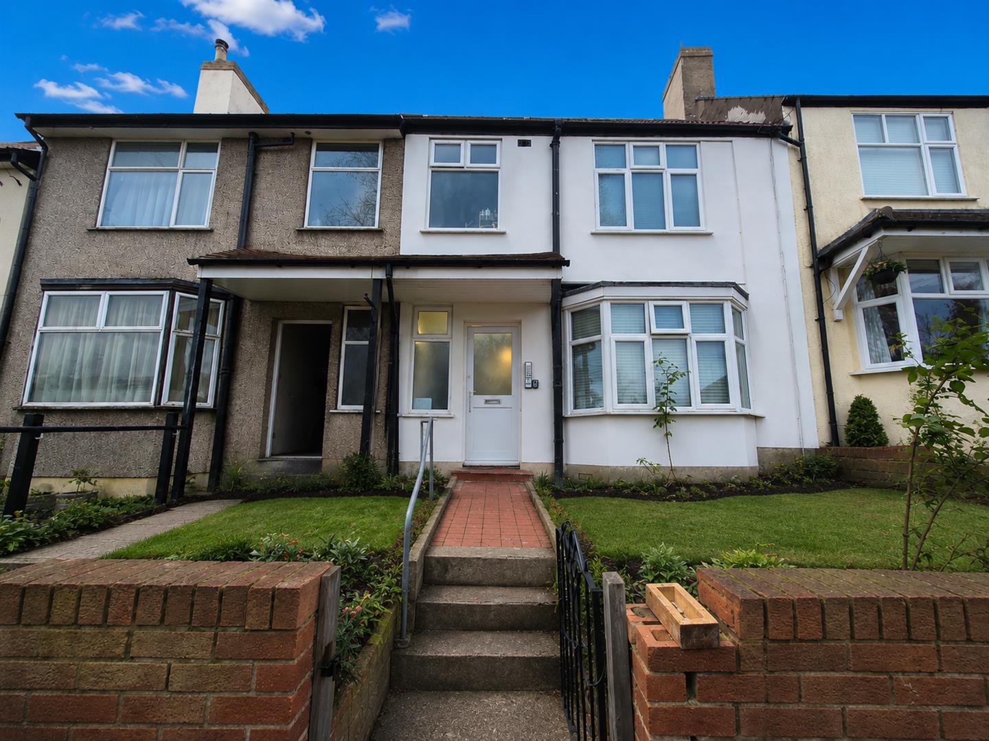 Flat Benhill Road in Greater London