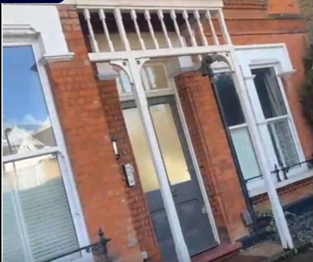 Flat Lawrence Road in Greater London