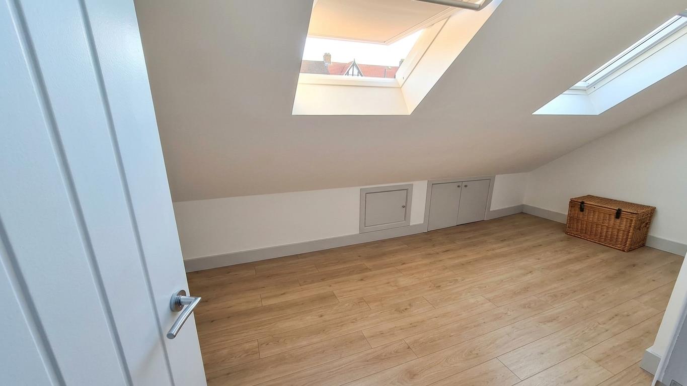 Flat Lady Margaret Road in Greater London