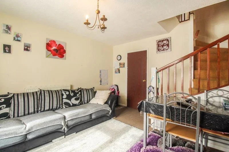 House Dorrington Close in Luton