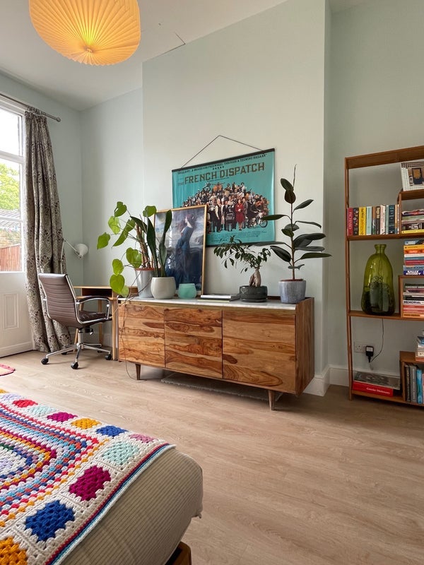Room Calabria Road in Greater London
