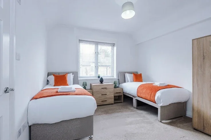 Flat Glynne Way in Hawarden