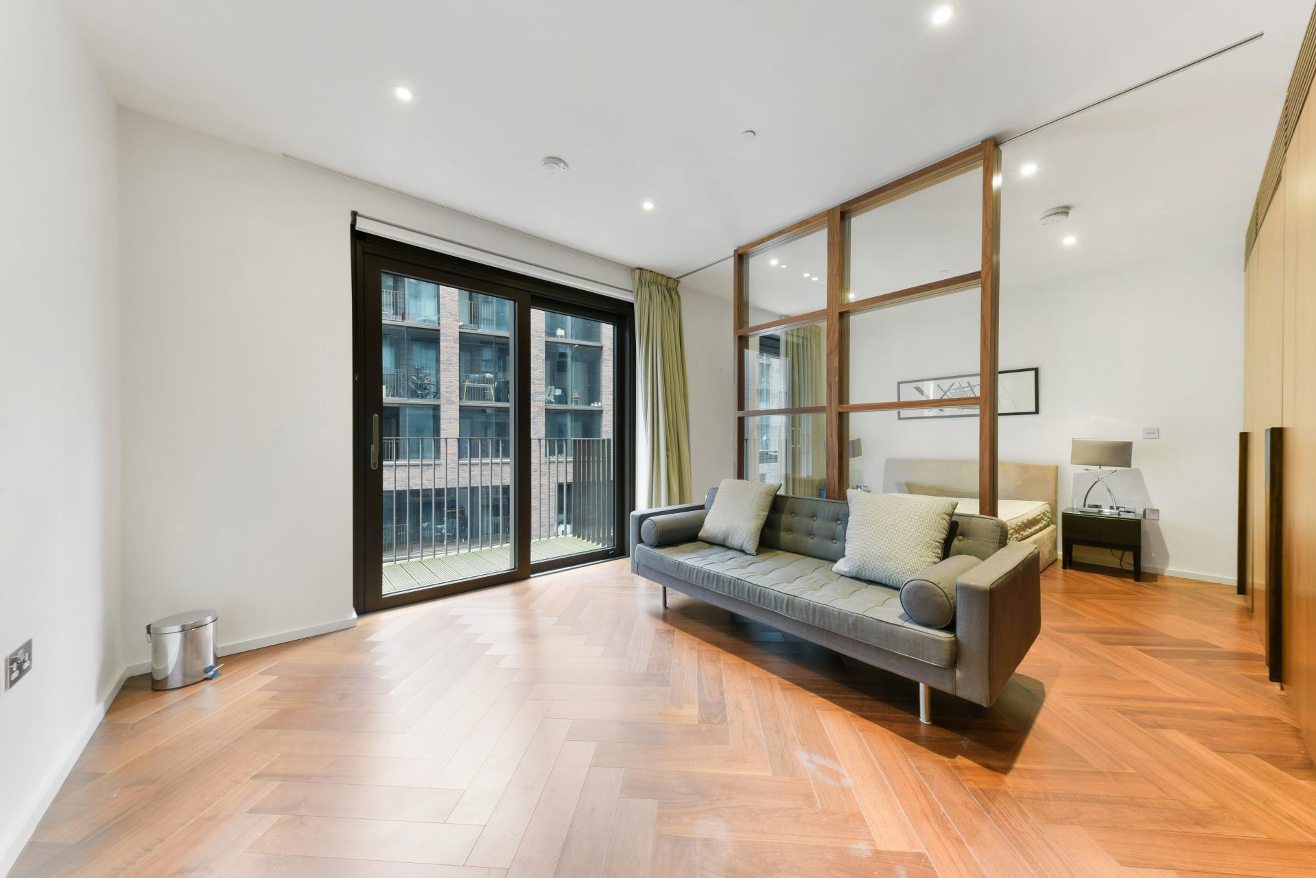 Flat New Mill Road in Greater London