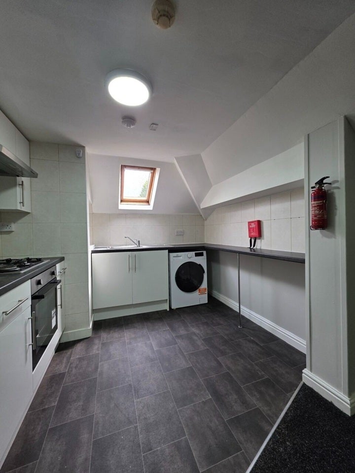 Flat Colchester Avenue in Cardiff