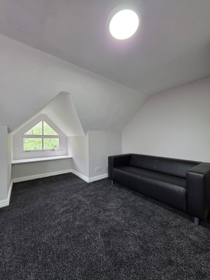 Flat Colchester Avenue in Cardiff