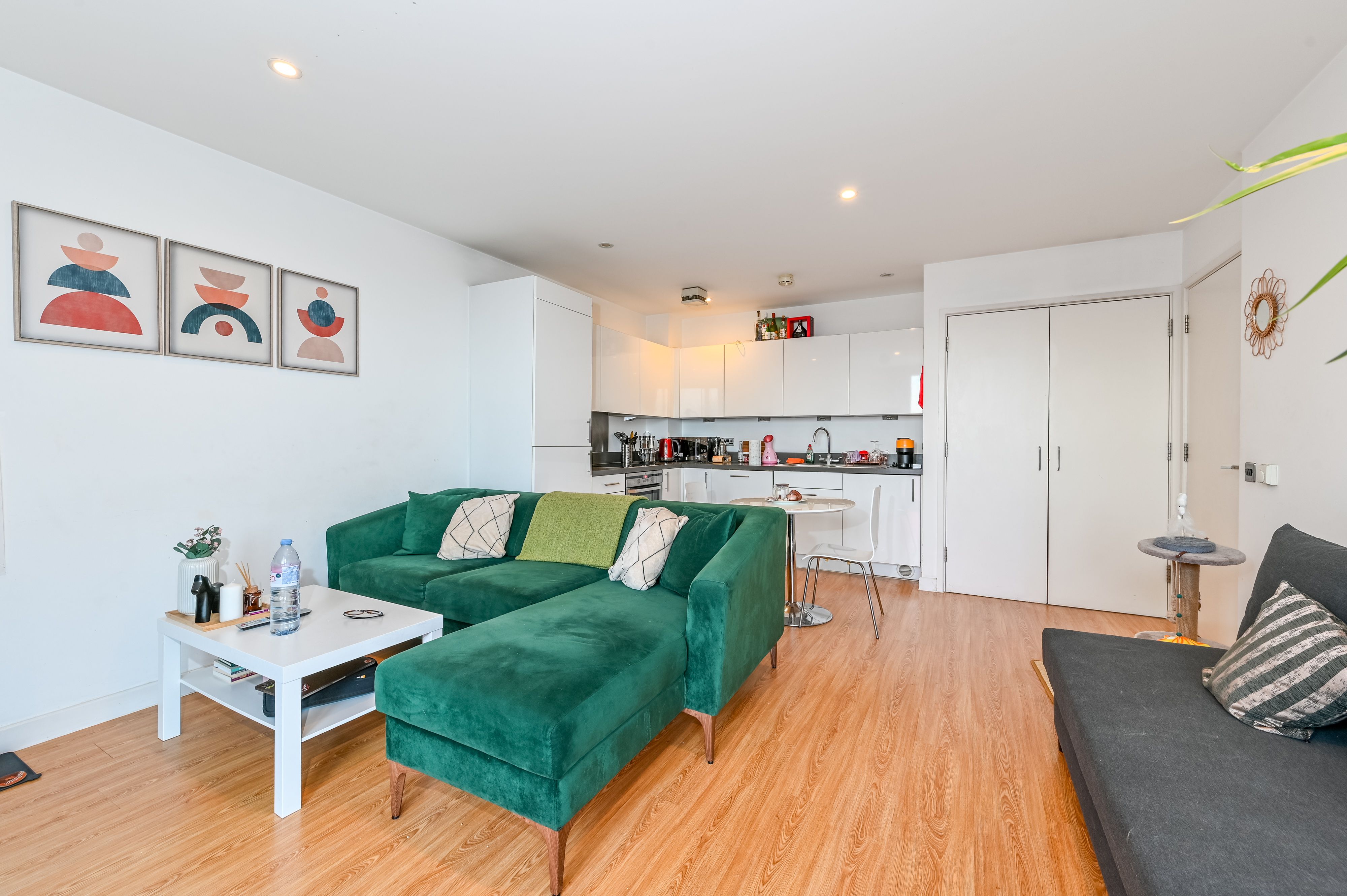 Flat Augustus Street in Greater London