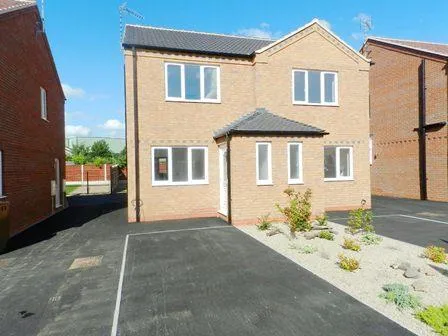 House Hoselett Field Road in Nottingham