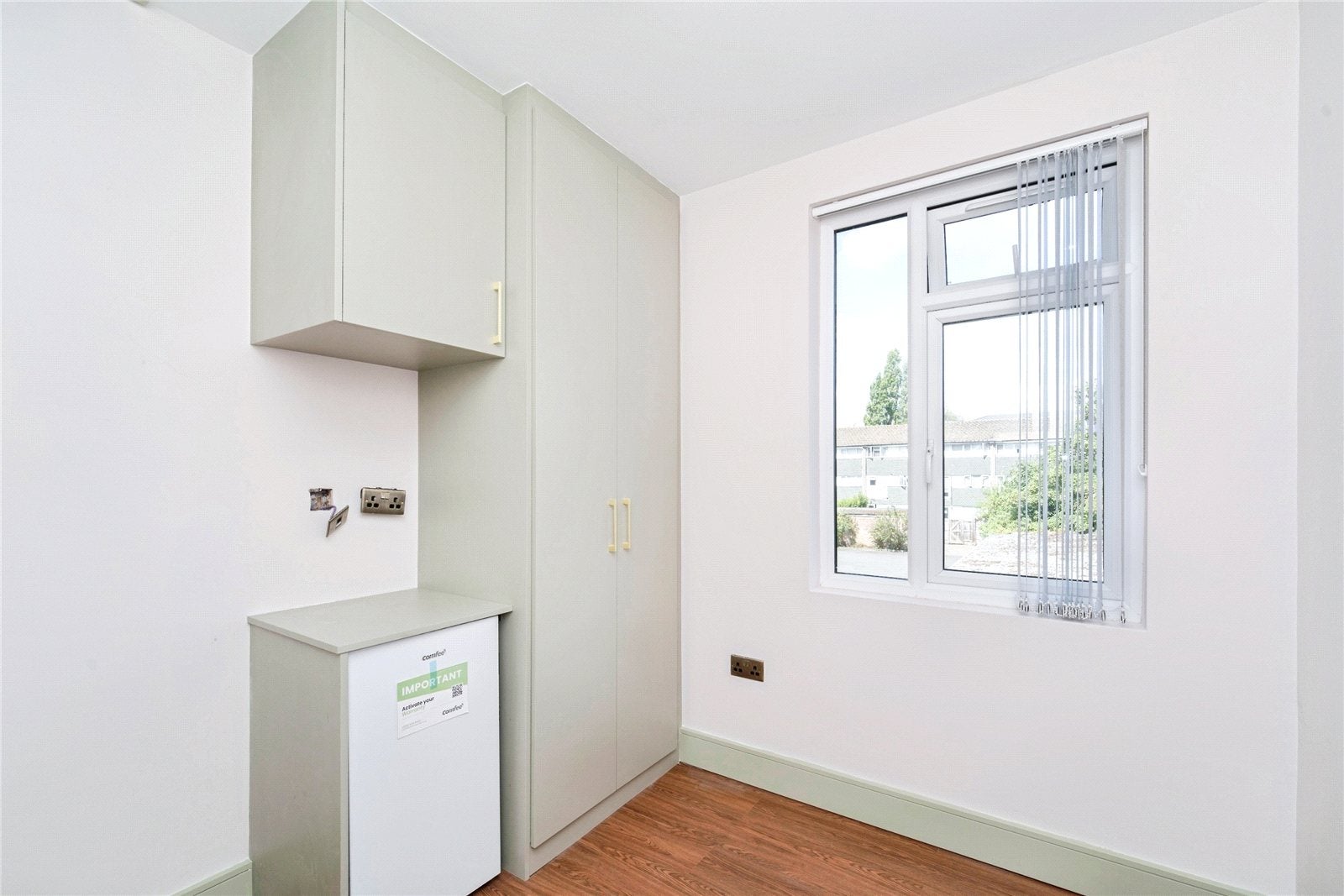 Room Nigel Close in Greater London