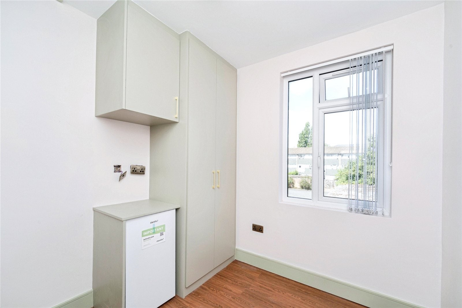Room Nigel Close in Greater London