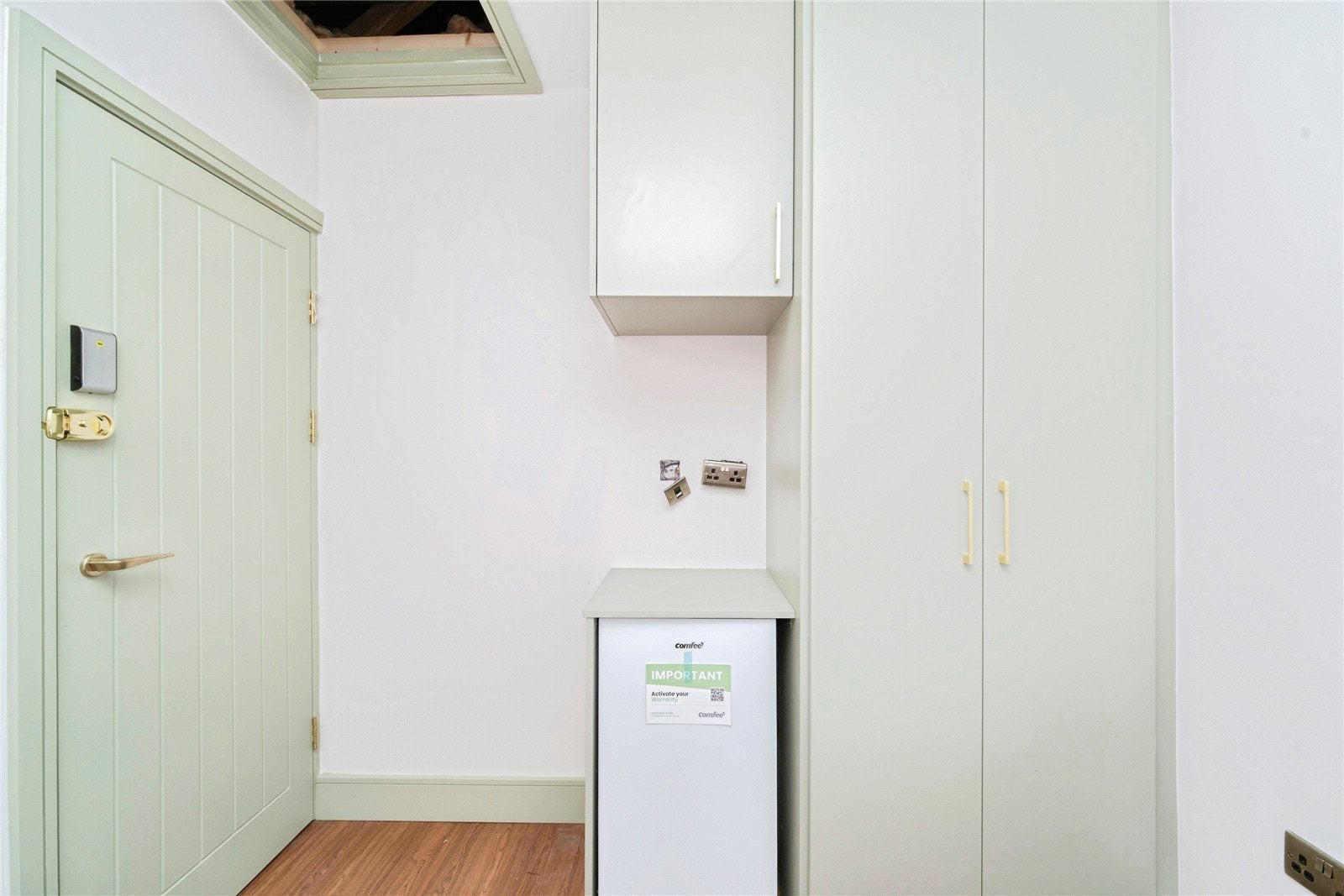 Room Nigel Close in Greater London