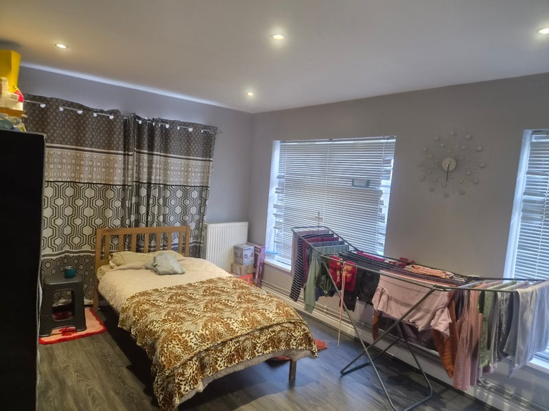 Room Neville Road in Leicester