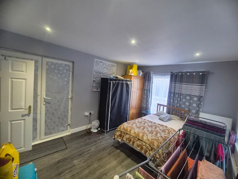 Room Neville Road in Leicester
