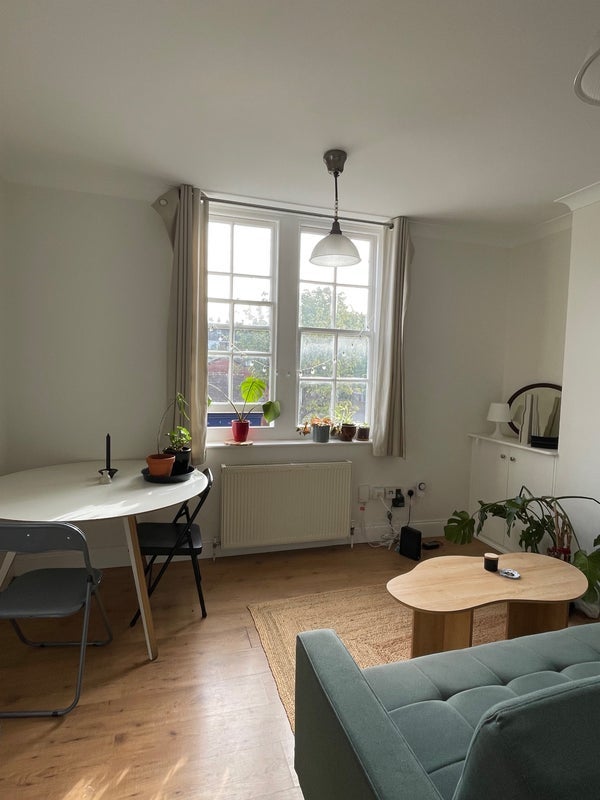 Room Blakenham Court in Greater London