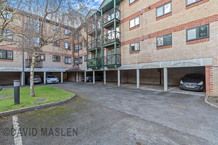 Flat Tongdean Lane in Brighton