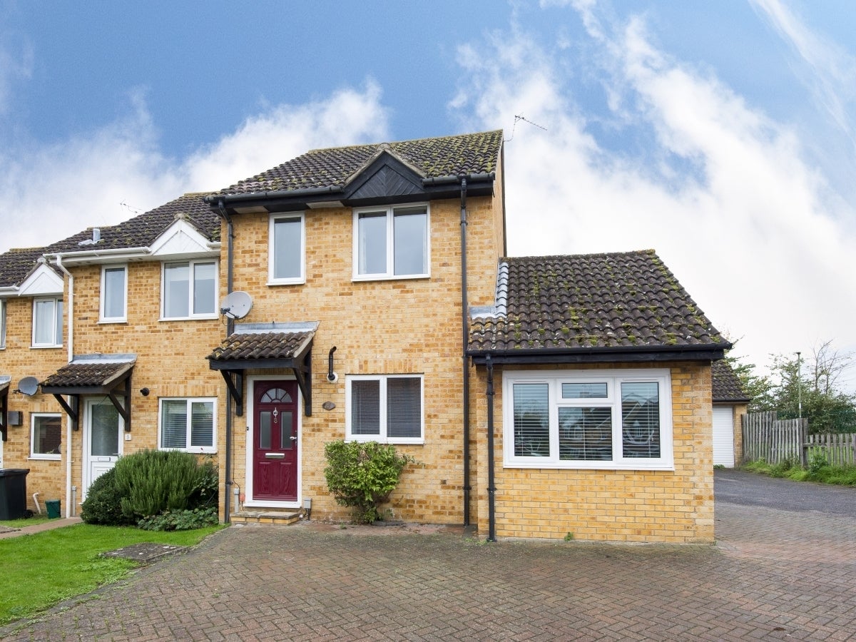 House Wellesbourne Close in Vale of White Horse