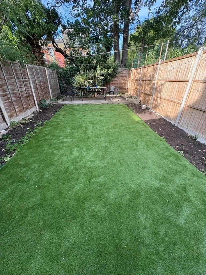 Flat Pemberton Road in Greater London
