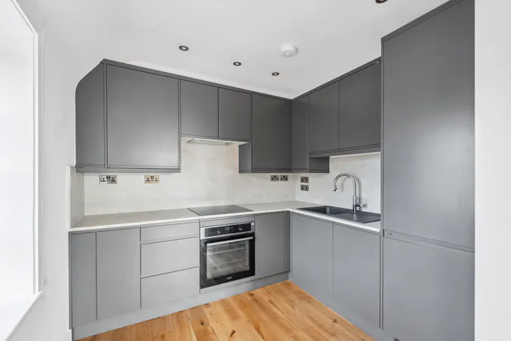 Flat Kilburn Lane in City of Westminster