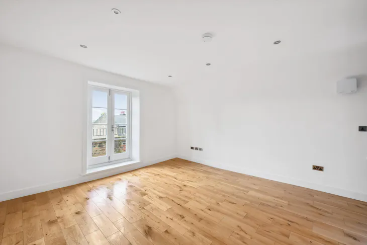 Flat Kilburn Lane in City of Westminster