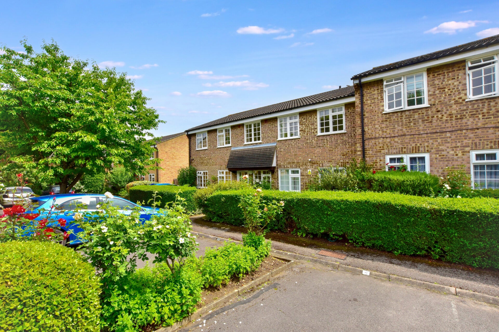 Flat Addison Gardens in Greater London