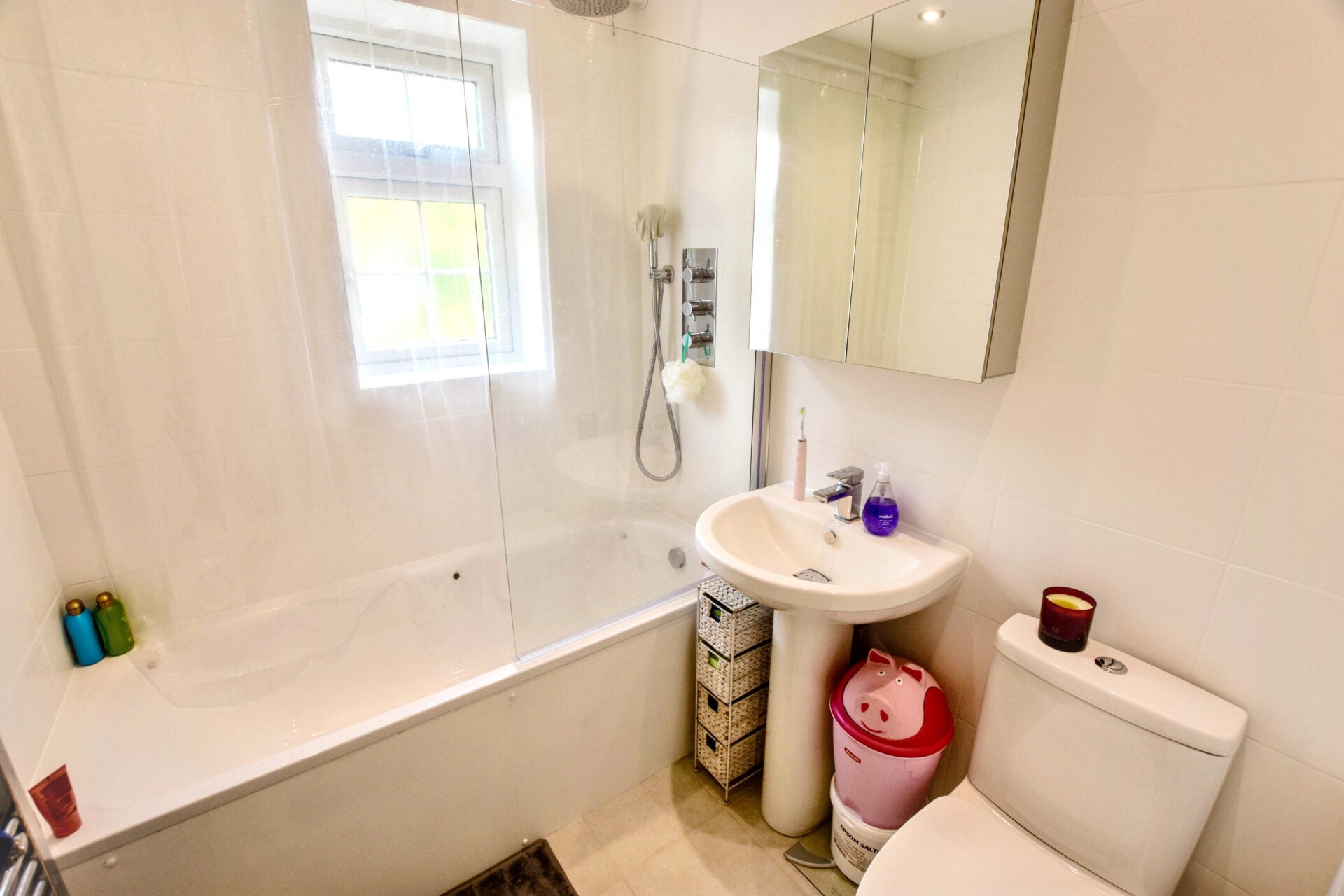 Flat Addison Gardens in Greater London