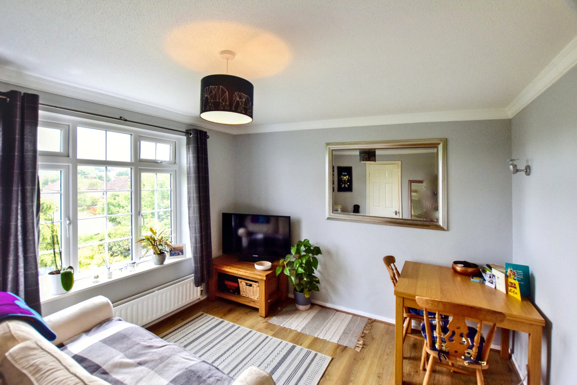 Flat Addison Gardens in Greater London