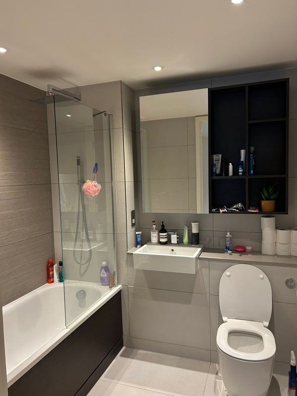 Flat Daneland Walk in Greater London