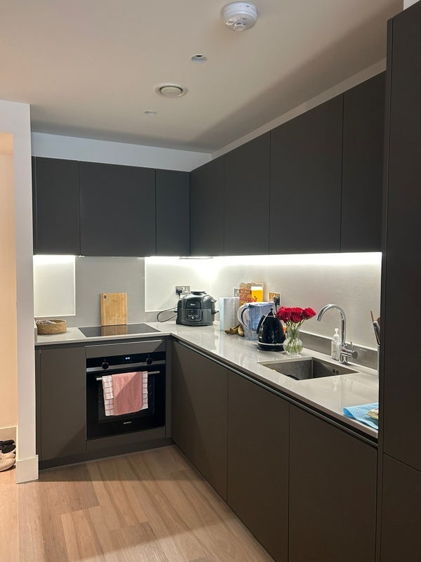 Flat Daneland Walk in Greater London