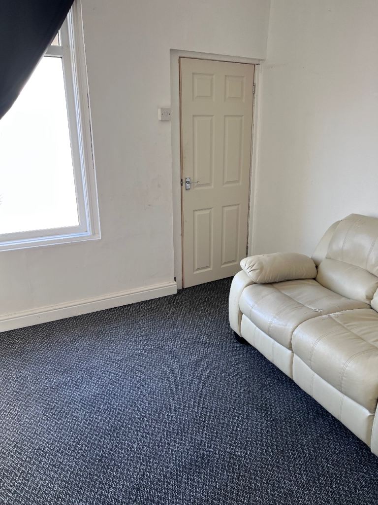 Flat Crystal Road in Blackpool
