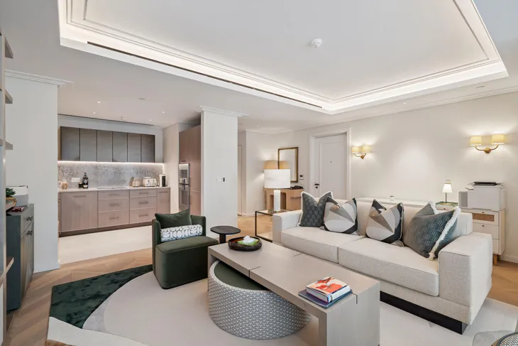 Flat Basil Street in Greater London