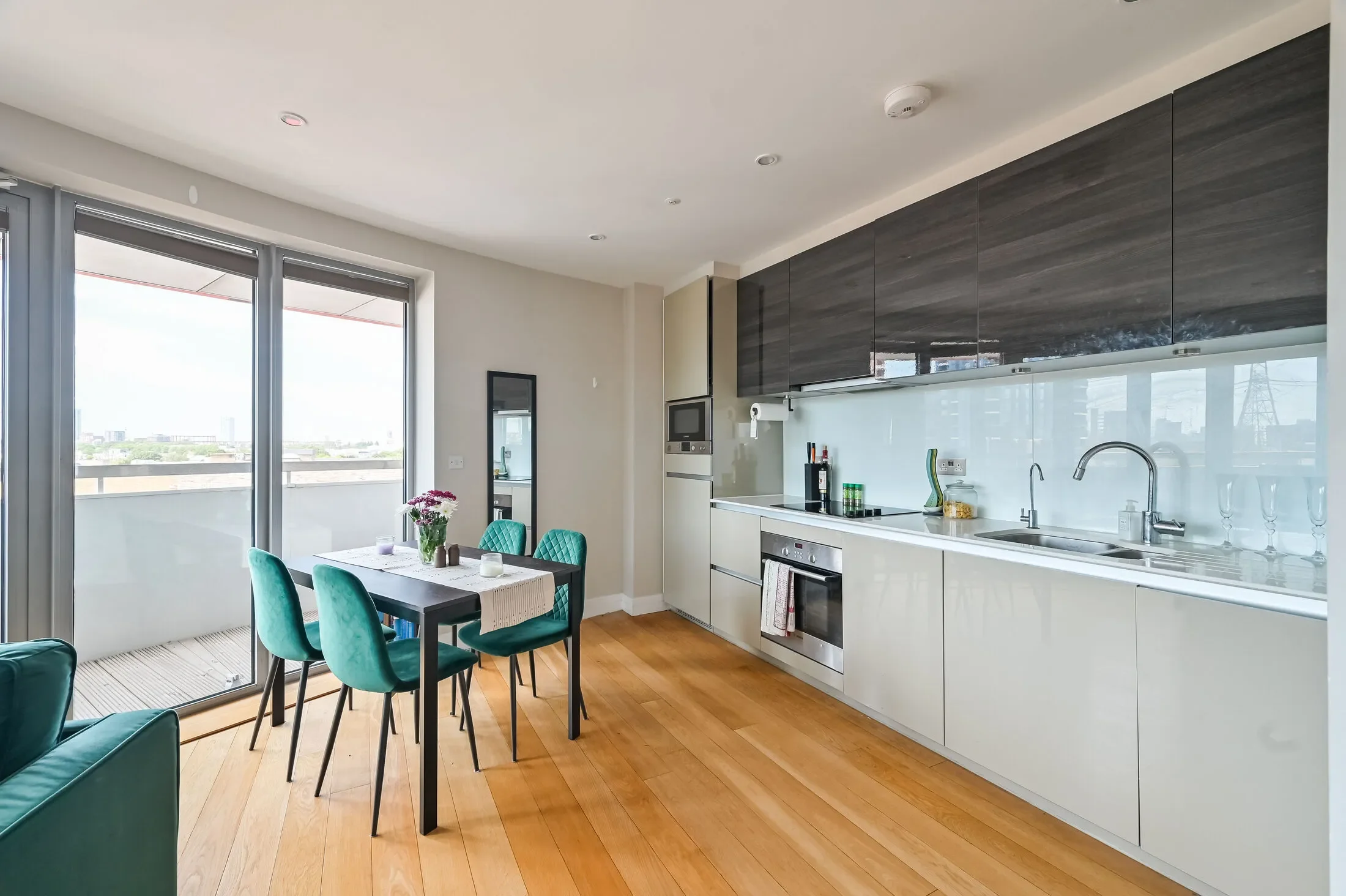 Flat Barking Road in Greater London