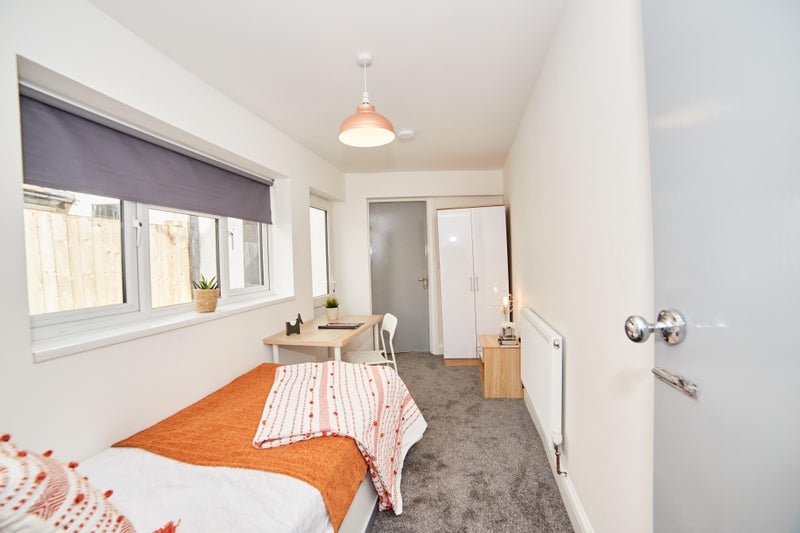 Room Trinity Lane in Hinckley and Bosworth