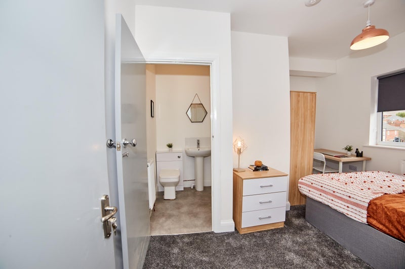 Room Trinity Lane in Hinckley and Bosworth