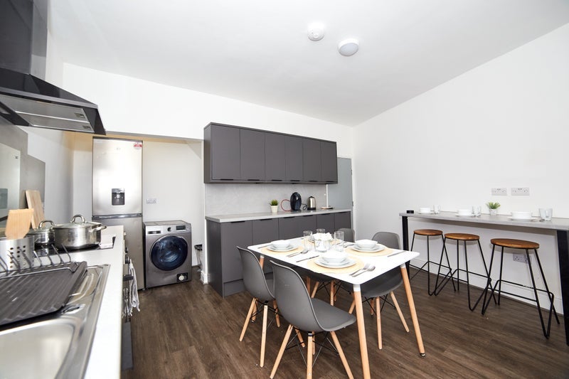 Room Trinity Lane in Hinckley and Bosworth