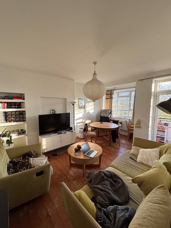 Room White Post Lane in Greater London